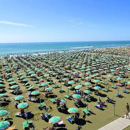 Cool Private Parking - Airco - Beach Amenities Apartamento