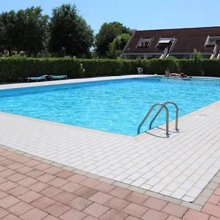 Cool Private Parking - Airco - Beach Amenities