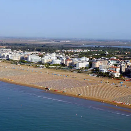 Cool Private Parking - Airco - Beach Amenities Appartamento